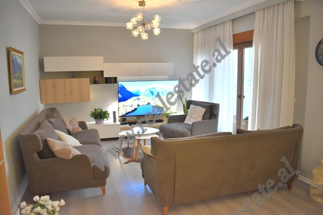 Apartament 2+1 me qera ne zonen e Bllokut ne Tirane